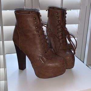 Heeled boots